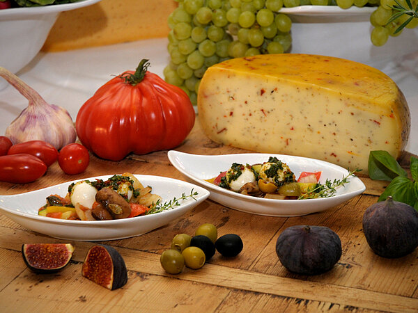 Rezept Mediterranes Gemuese mit Mozzarella und Kuerbiskern-Pesto