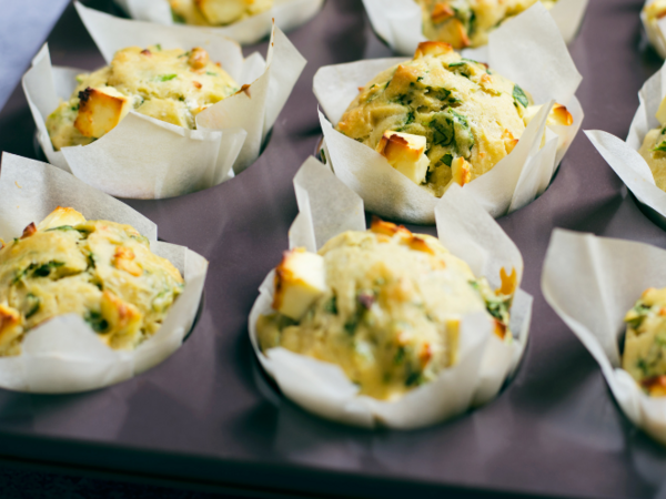 Hirtenkäse Muffins mit Spinat Feta