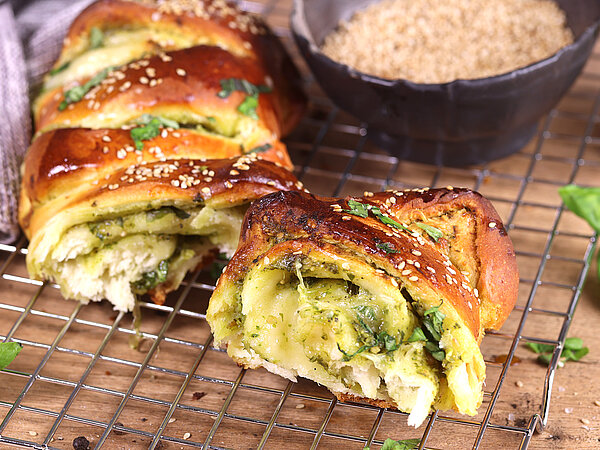 Rezeptbild zum Mozarella-Pest-Zopf