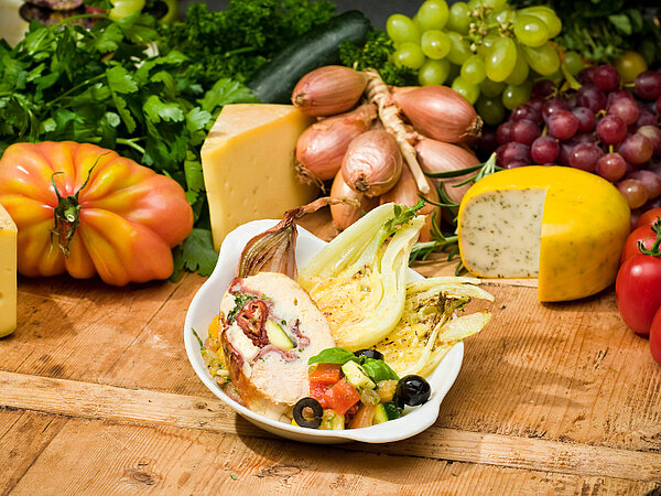 Rezept Gefluegelroulade mit Weinkaesefuellung