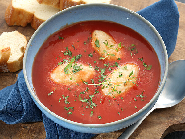 Rezept Tomatensuppe mit Kaesekloesschen