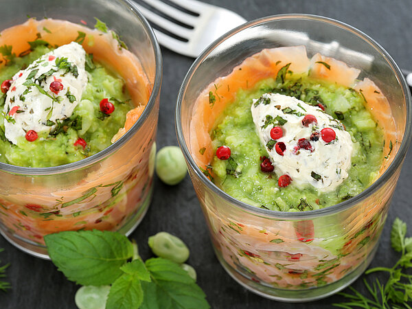 Rezept Raeucherlachs mit Bohnenpuree und Kraeuternocken