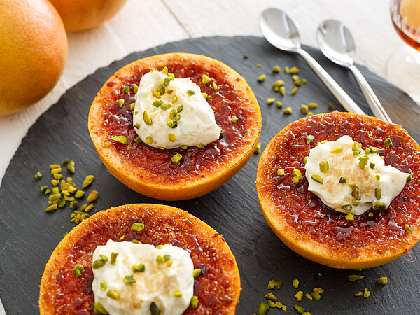 Rezept Caramelisierte Grapefruit mit_Frischkaese-Pistaziencreme