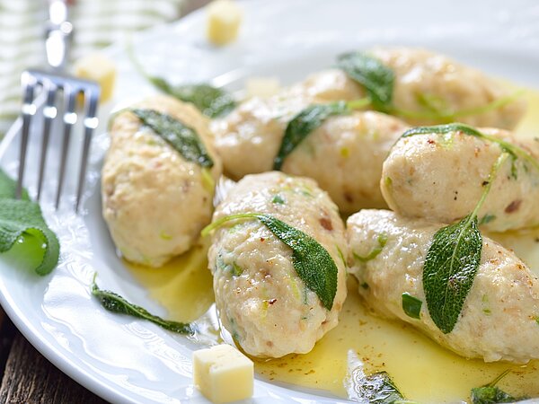 Knödel mit Käse Käseknödel