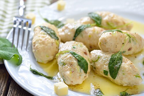 Knödel mit Käse Käseknödel